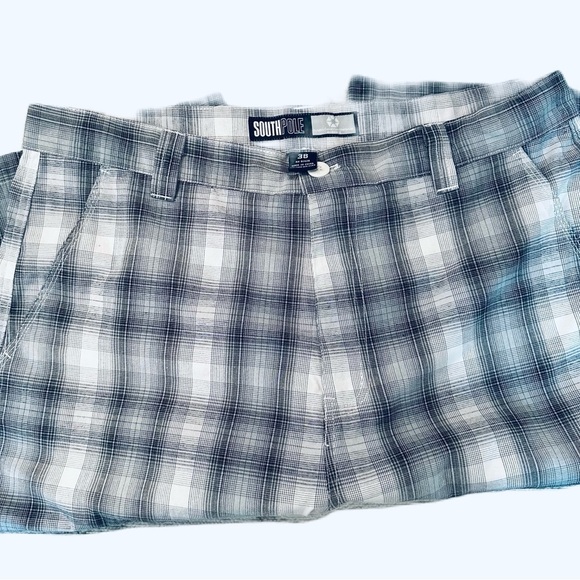 South Pole Chino Shorts Men's‎ Size 38 Gray White Black Plaid Front Pockets - Picture 4 of 16